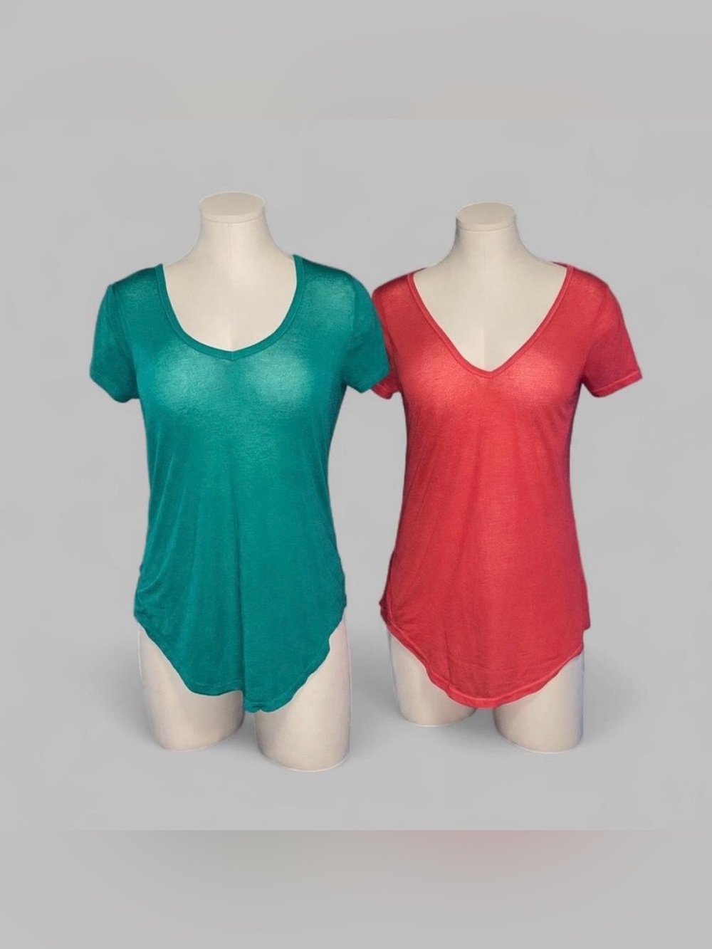 Mudd V-Neck Short Sleeve Tees in Teal and Coral